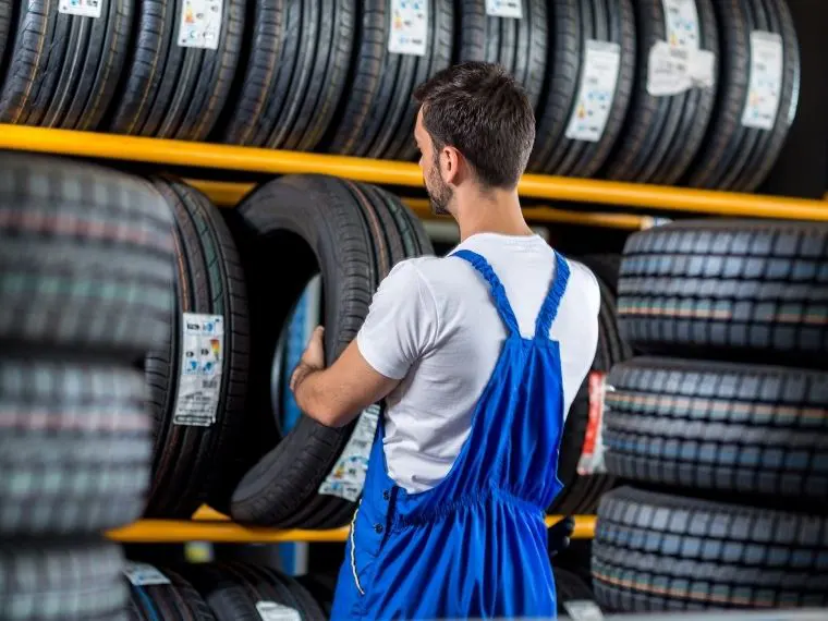 Küçükyalı Oto Lastikçi